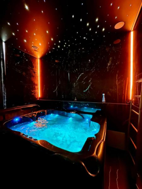 Logement privé avec Jacuzzi haut de gamme ! près de l'Aéroport de Charleroi